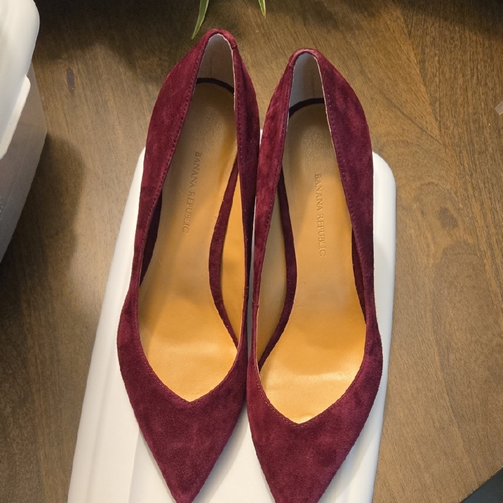 Banana Republic Women's Dark Red Suede Heels